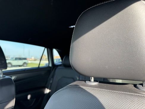 Used 2024 Volkswagen Atlas Cross Sport SE image 27