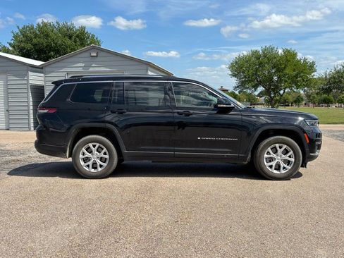 Used 2023 Jeep Grand Cherokee L Limited w/ Luxury Tech Group II image 4