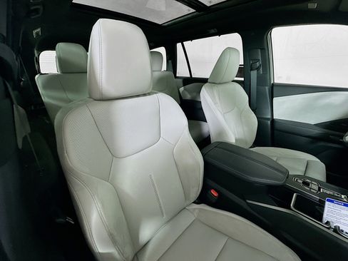 Used 2025 Lexus TX 350 AWD w/ Technology Package image 28