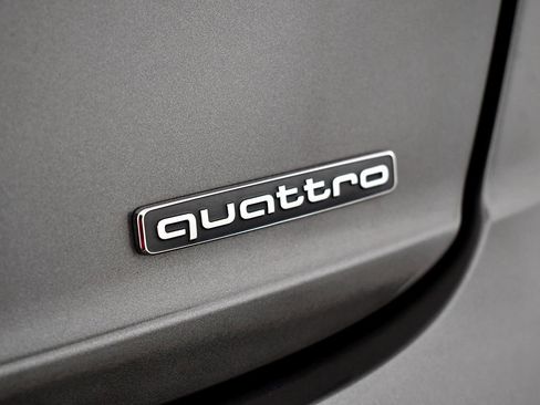 Used 2019 Audi Q8 Premium w/ Convenience Package image 15