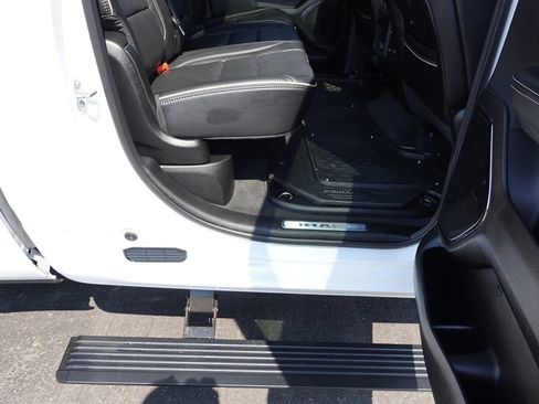 Used 2022 RAM 1500 Limited AWD/4WD image 37