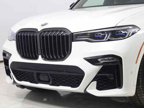 Used 2022 BMW X7 M50i image 69