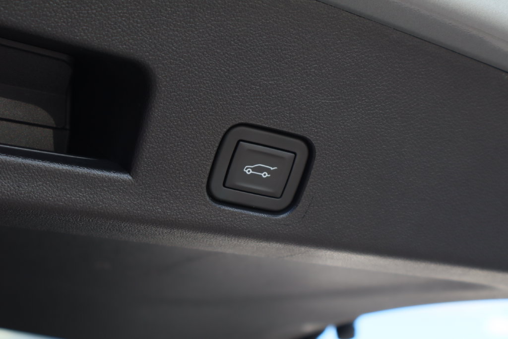 Certified 2026 GMC Acadia Elevation w/ Elevation Premium Package FWD image 26