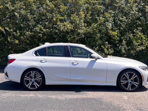 Used 2019 BMW 330i Sedan w/ Premium Package image 9