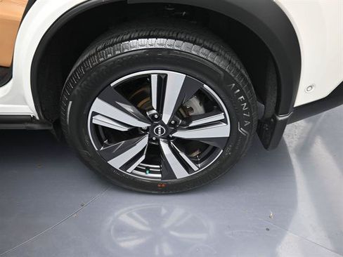 Used 2022 Nissan Rogue Platinum w/ Head-Up Display Package AWD/4WD image 21