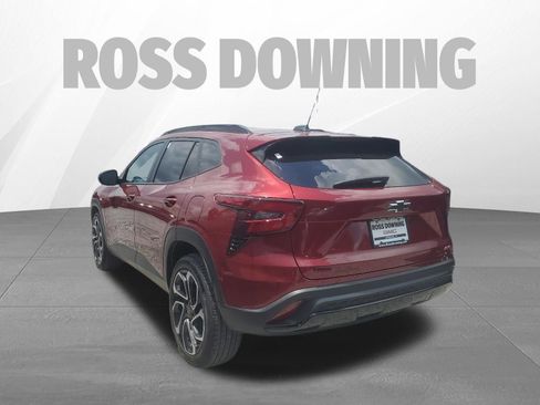 Used 2024 Chevrolet Trax RS w/ Sunroof Package FWD image 6