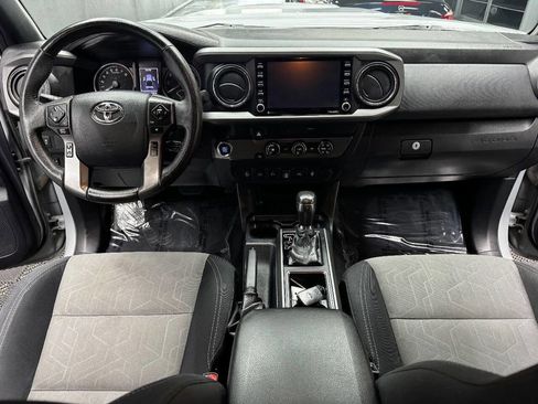 Used 2020 Toyota Tacoma TRD Sport w/ Technology Package RWD image 39