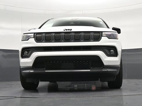 Used 2022 Jeep Compass Latitude FWD image 32