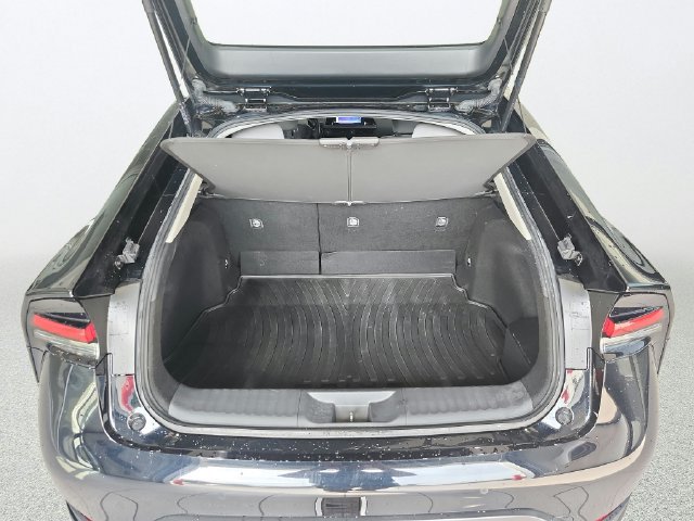Used 2024 Toyota Prius LE AWD/4WD image 26