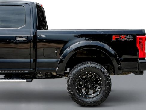 Used 2017 Ford F250 Lariat w/ Lariat Ultimate Package AWD/4WD image 11