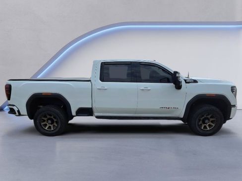 Used 2024 GMC Sierra 2500 AT4 w/ AT4 Premium Plus Package AWD/4WD image 7