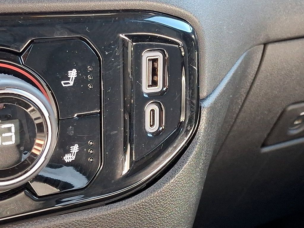Used 2023 Chevrolet Silverado 1500 LT AWD/4WD image 23