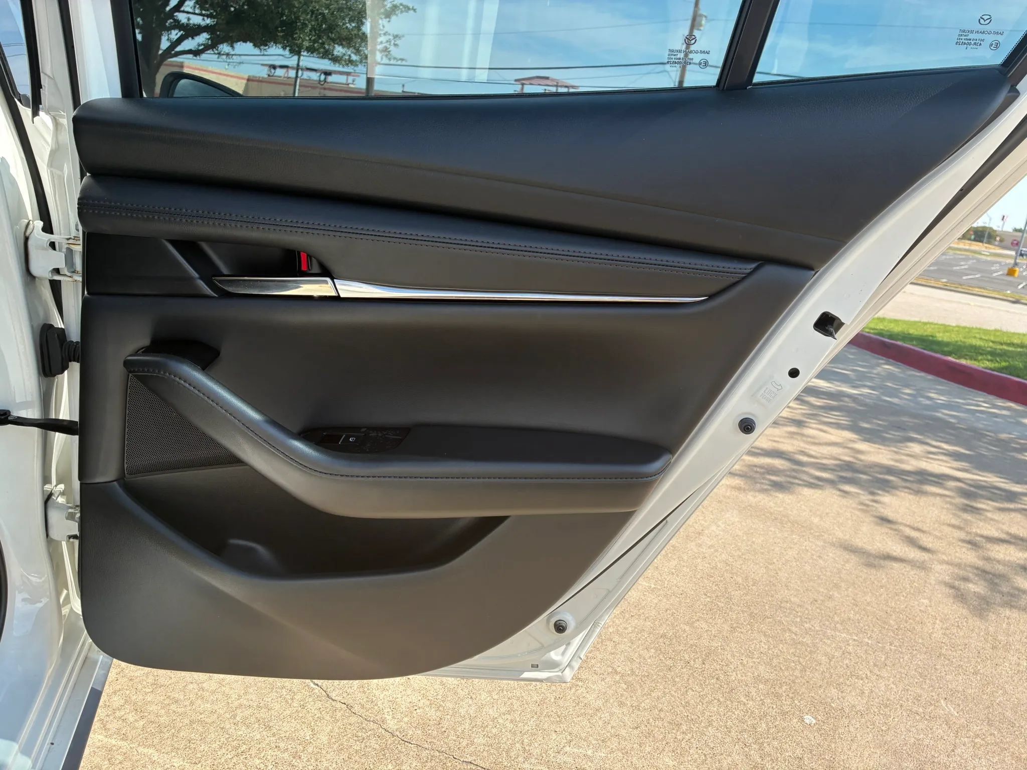 Used 2022 MAZDA MAZDA3 s AWD/4WD image 17