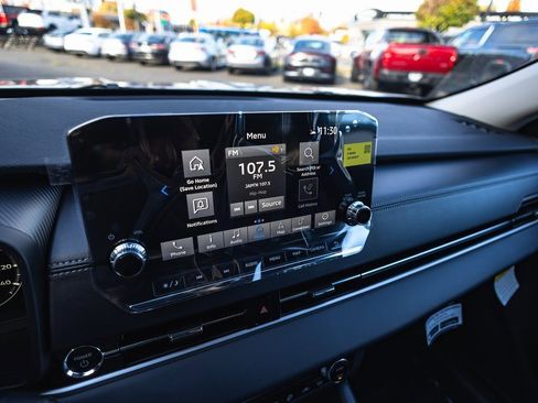 New 2025 Mitsubishi Outlander SE image 13