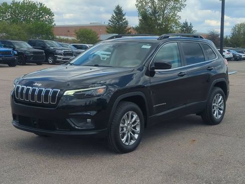 Used 2022 Jeep Cherokee Latitude Lux w/ Sun & Sound Group AWD/4WD image 7