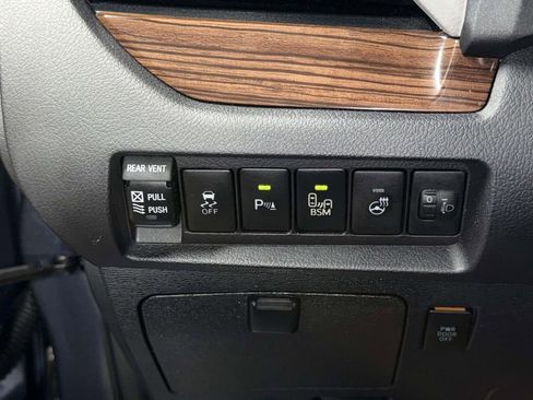 Used 2017 Toyota Sienna Limited Premium AWD/4WD image 30