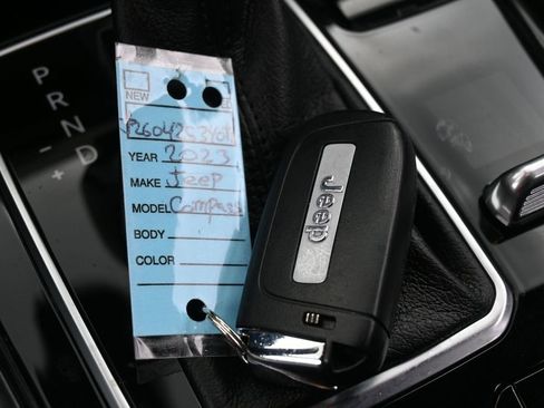 Used 2023 Jeep Compass Latitude AWD/4WD image 26