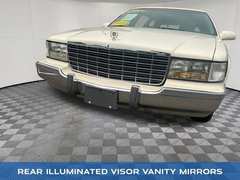 Used 1995 Cadillac Fleetwood Brougham RWD image 34