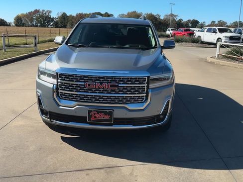 Used 2023 GMC Acadia Denali image 4