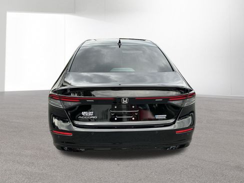 Used 2025 Honda Accord Touring image 4