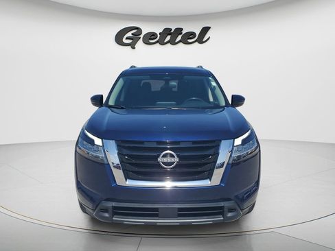 Used 2022 Nissan Pathfinder SV AWD/4WD image 2