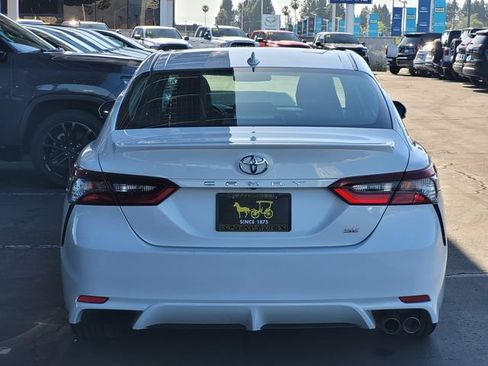 Used 2024 Toyota Camry SE FWD image 5