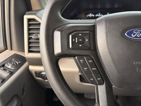 Used 2019 Ford F250 XL w/ Power Equipment Group image 5