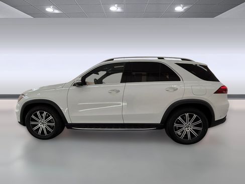 Used 2025 Mercedes-Benz GLE 450e 4MATIC image 2