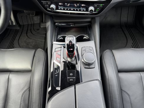 Used 2022 BMW M5 w/ Executive Package image 15