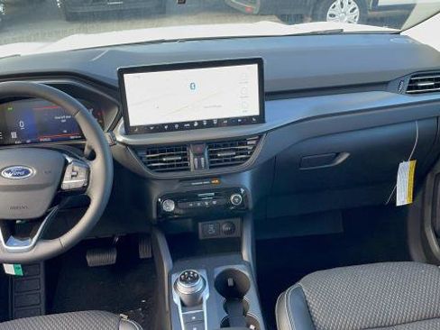 New 2023 Ford Escape SE image 12