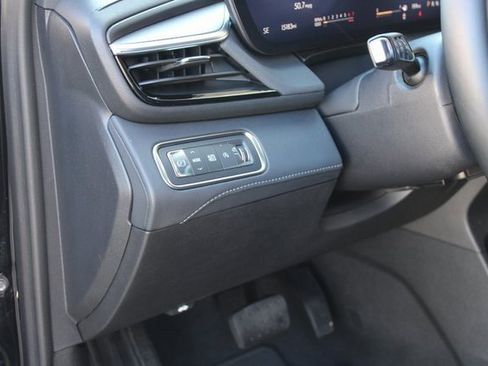 Used 2025 Buick Enclave Sport Touring image 26