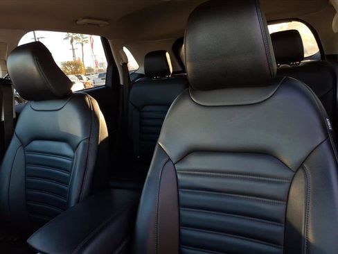 Used 2024 Ford Edge SEL image 13