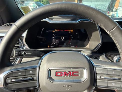 Used 2023 GMC Canyon Elevation w/ Convenience Package RWD image 10