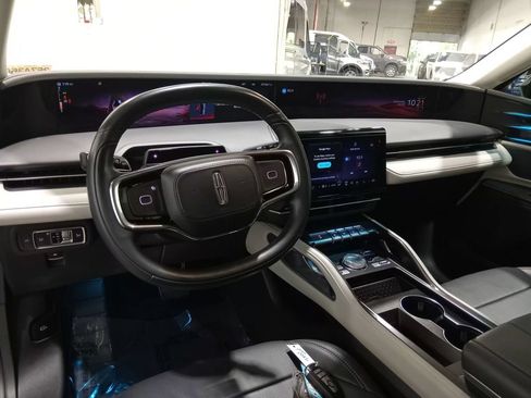 Certified 2024 Lincoln Nautilus Premier AWD/4WD image 14