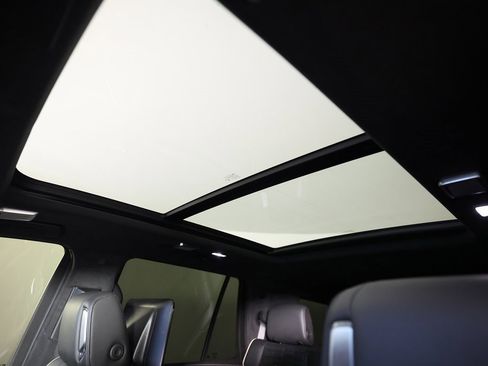 Used 2024 Cadillac Escalade V w/ LPO, ONYX Package image 44