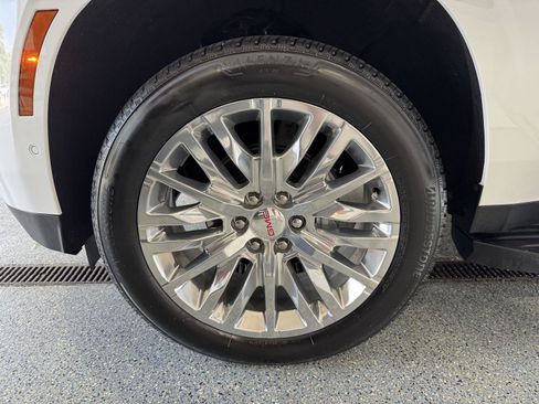 Used 2025 GMC Yukon Elevation w/ LPO, Floor Liner Package AWD/4WD image 28