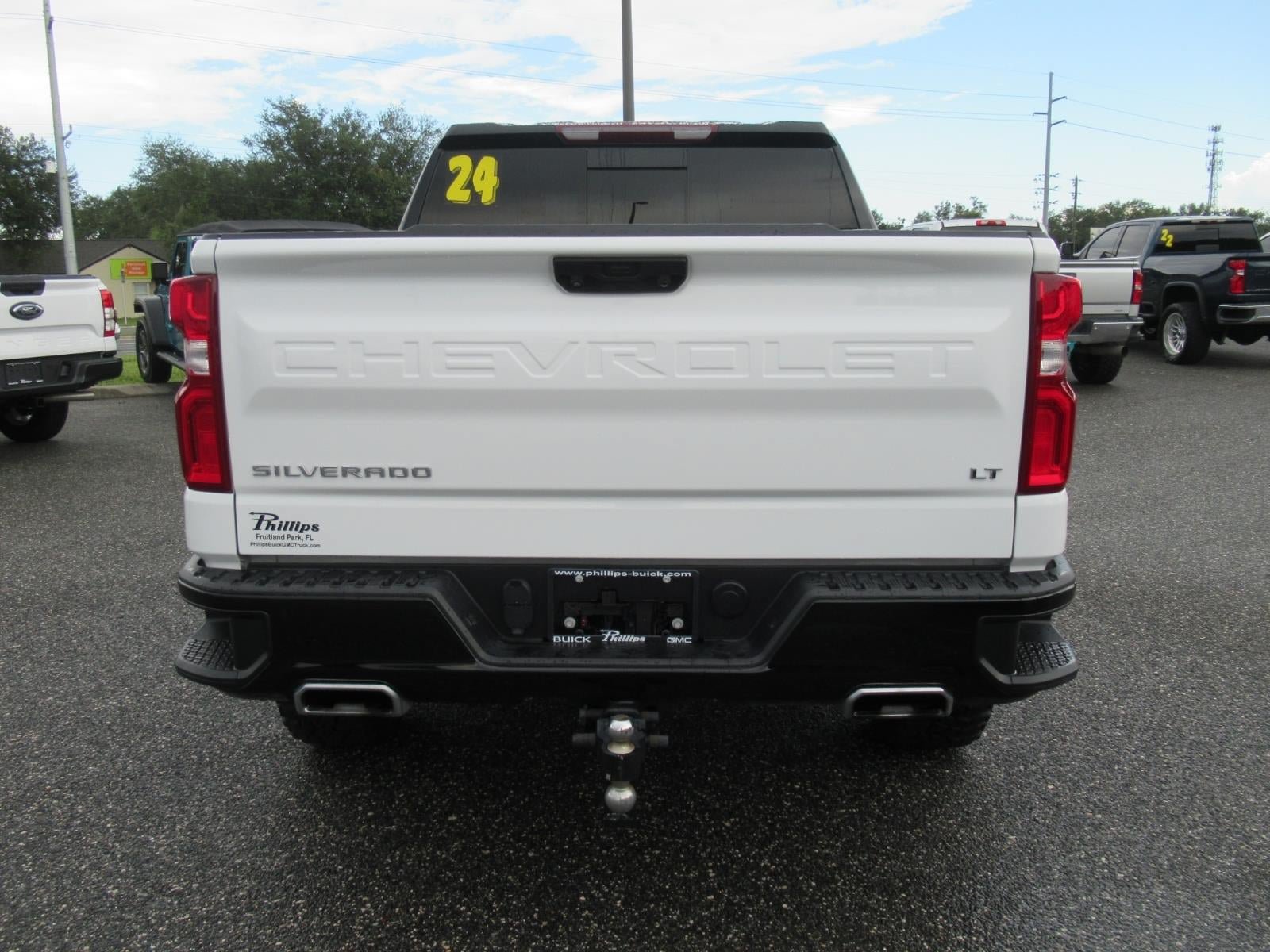 Used 2024 Chevrolet Silverado 1500 LT Trail Boss w/ Convenience Package II AWD/4WD image 6