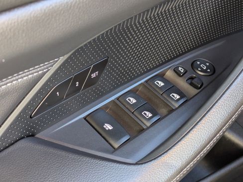 Used 2025 BMW 430i Convertible w/ Premium Package image 27