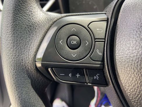 Used 2025 Toyota Corolla LE FWD image 31