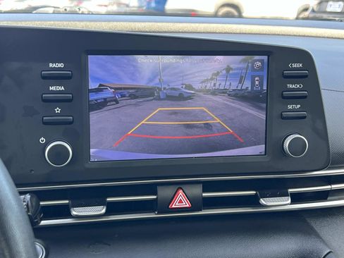 Used 2021 Hyundai Elantra Blue image 14