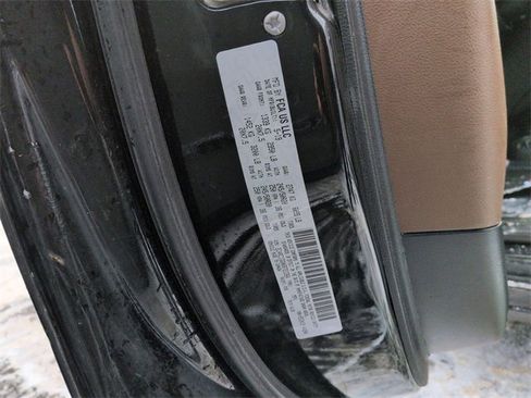 Used 2019 Chrysler Pacifica Limited w/ Tire & Wheel Group image 30