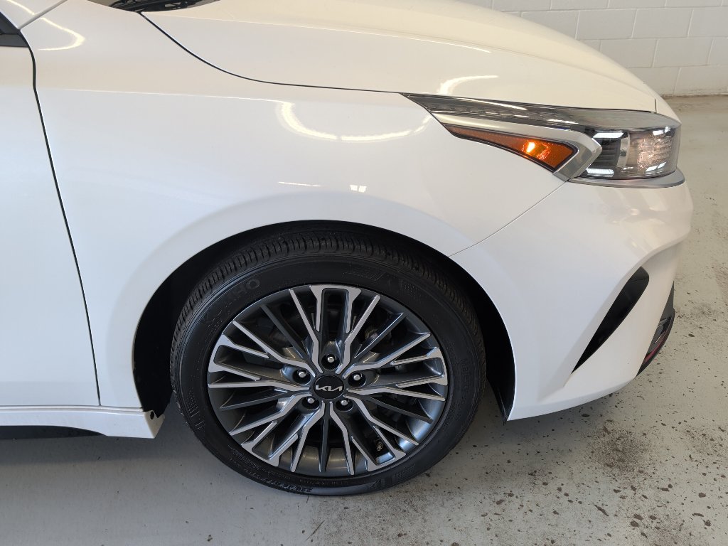 Certified 2023 Kia Forte GT-Line FWD image 3
