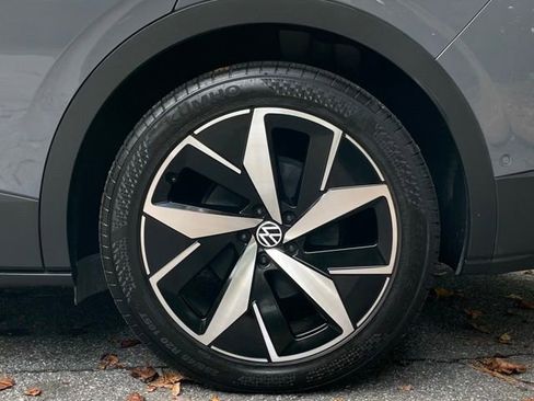 Used 2023 Volkswagen ID.4 Pro S image 6