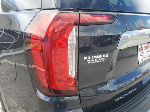 Used 2023 GMC Yukon Denali w/ Advanced Technology Package AWD/4WD image 5