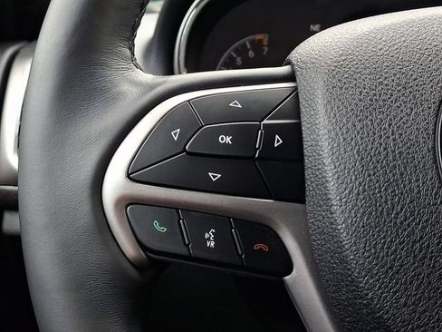 Used 2018 Jeep Grand Cherokee Laredo AWD/4WD image 21