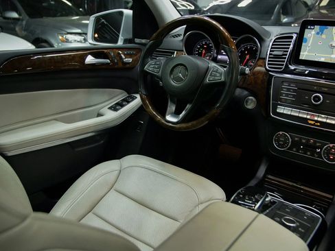 Used 2017 Mercedes-Benz GLS 550 4MATIC image 43