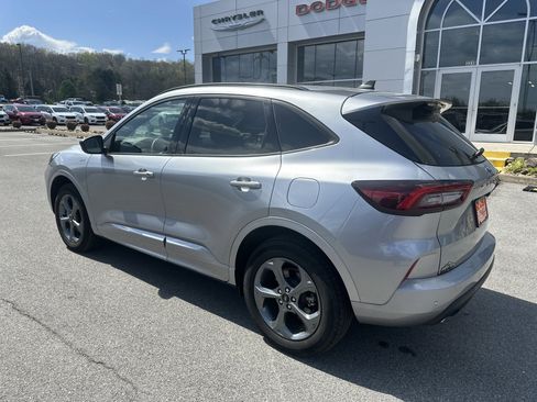 Used 2024 Ford Escape ST-Line w/ Tech Pack #1 AWD/4WD image 11