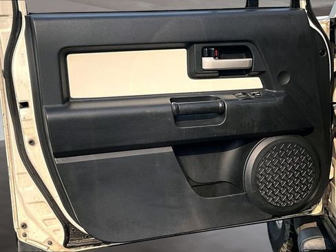 Used 2010 Toyota FJ Cruiser 4WD image 23