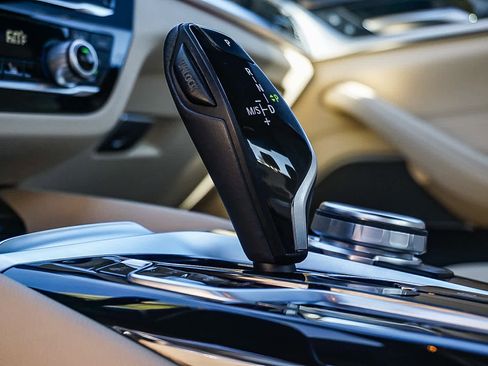 Certified 2023 BMW 530i w/ Premium Package image 20