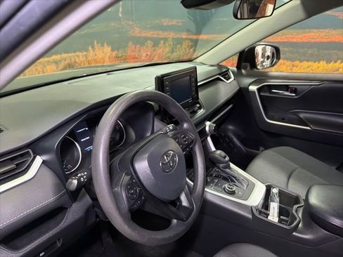Used 2022 Toyota RAV4 XLE AWD/4WD image 23